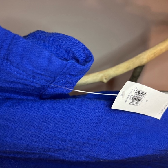 WITH TAGS Old Navy Brilliant Blue Short Sleeve Button Down - Picture 4 of 6